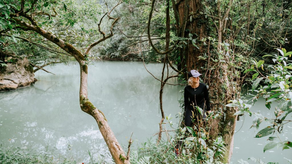 Djungeltripp och enorma grottor i Vietnam