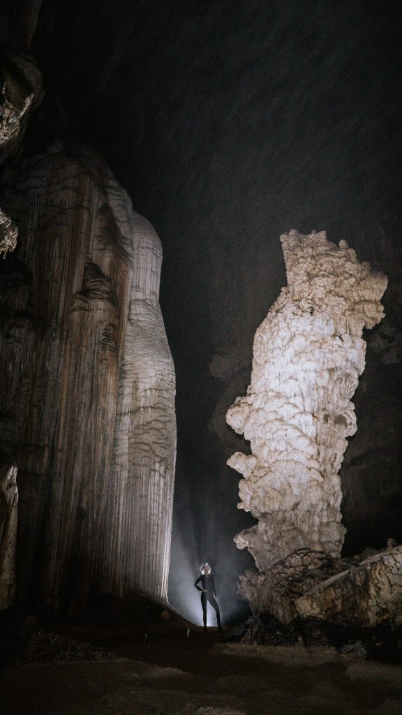 Djungeltripp och enorma grottor i Vietnam